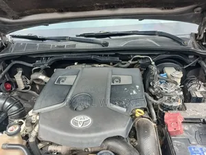 Toyota Hilux 2019 Gray
