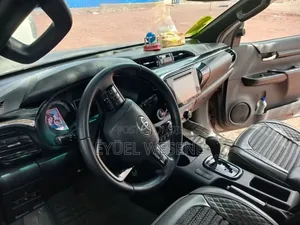Toyota Hilux 2019 Gray