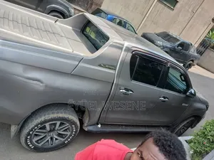 Toyota Hilux 2019 Gray