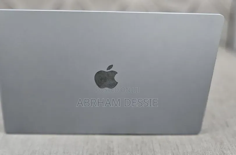 New Laptop Apple MacBook Air 2024 M3 8GB Apple M3 SSD 512GB