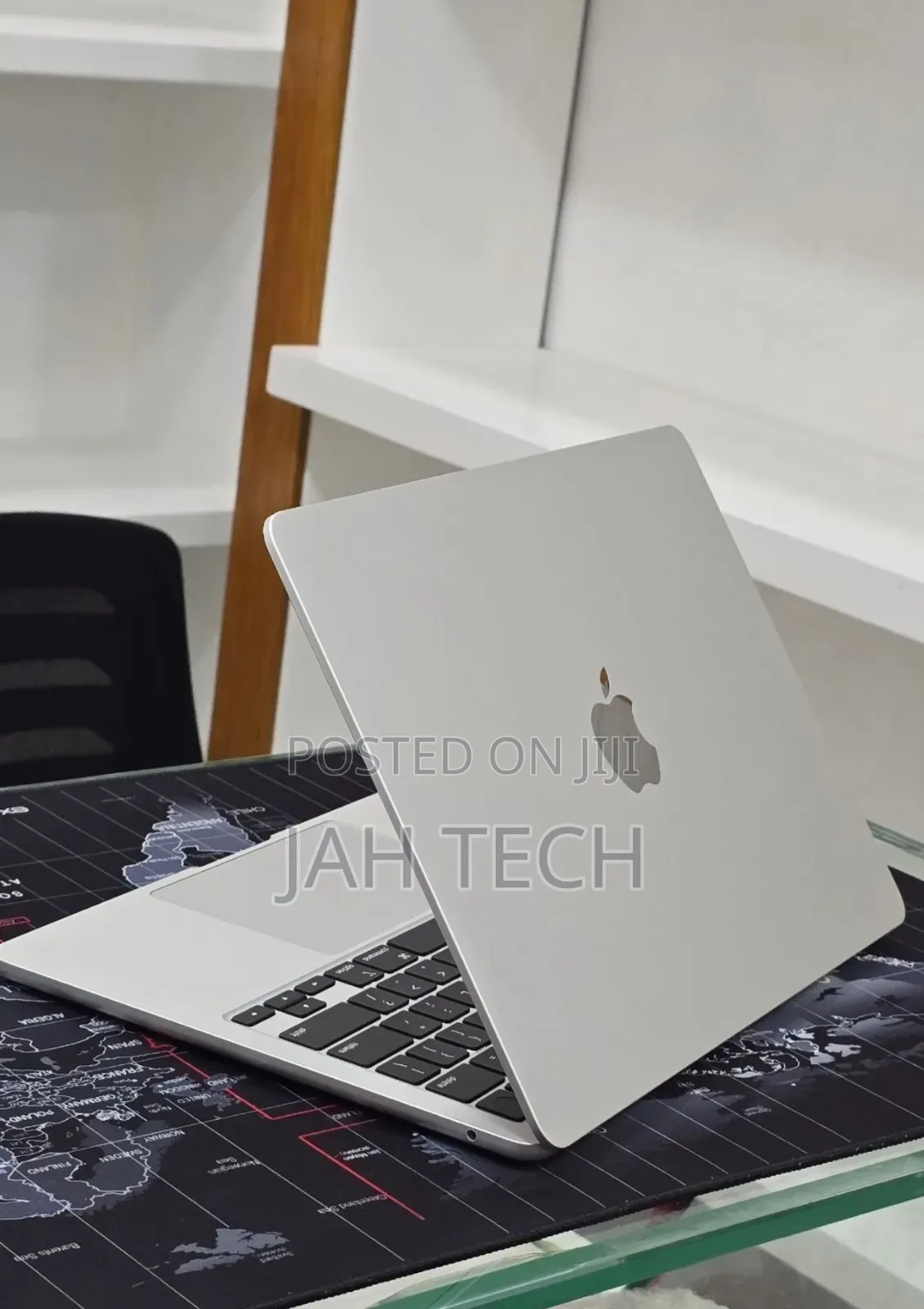 New Laptop Apple MacBook Air 2024 M3 16GB Apple M3 SSD 256GB