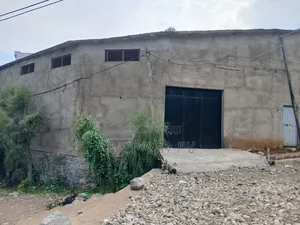 Warehouse for Rent or for Simple Fabrica
