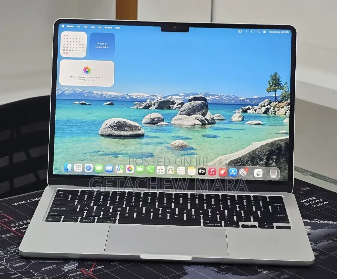 New Laptop Apple MacBook Air 2024 M3 16GB Apple M3 SSD 256GB