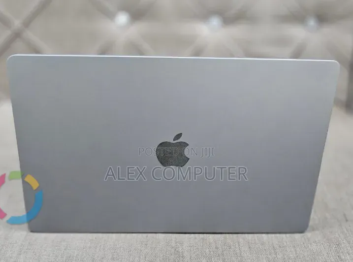 New Laptop Apple MacBook Air 2024 M3 8GB Apple M3 SSD 512GB