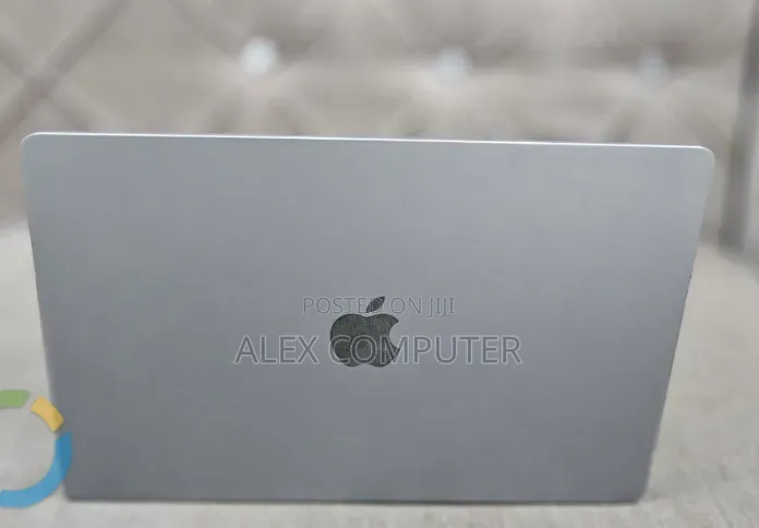 New Laptop Apple MacBook Air 2024 M3 8GB Apple M3 SSD 512GB
