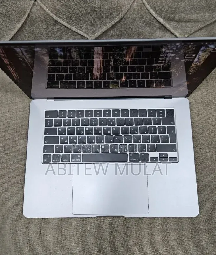 New Laptop Apple MacBook Air 2024 M3 8GB Apple M3 SSD 512GB