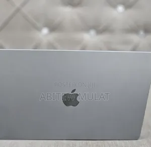 New Laptop Apple MacBook Air 2024 M3 8GB Apple M3 SSD 512GB