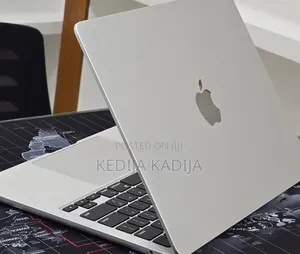 New Laptop Apple MacBook Air 2024 M3 16GB Apple M3 SSD 256GB