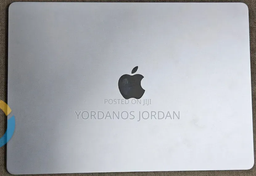 New Laptop Apple MacBook Air 2024 M3 8GB Apple M3 SSD 512GB