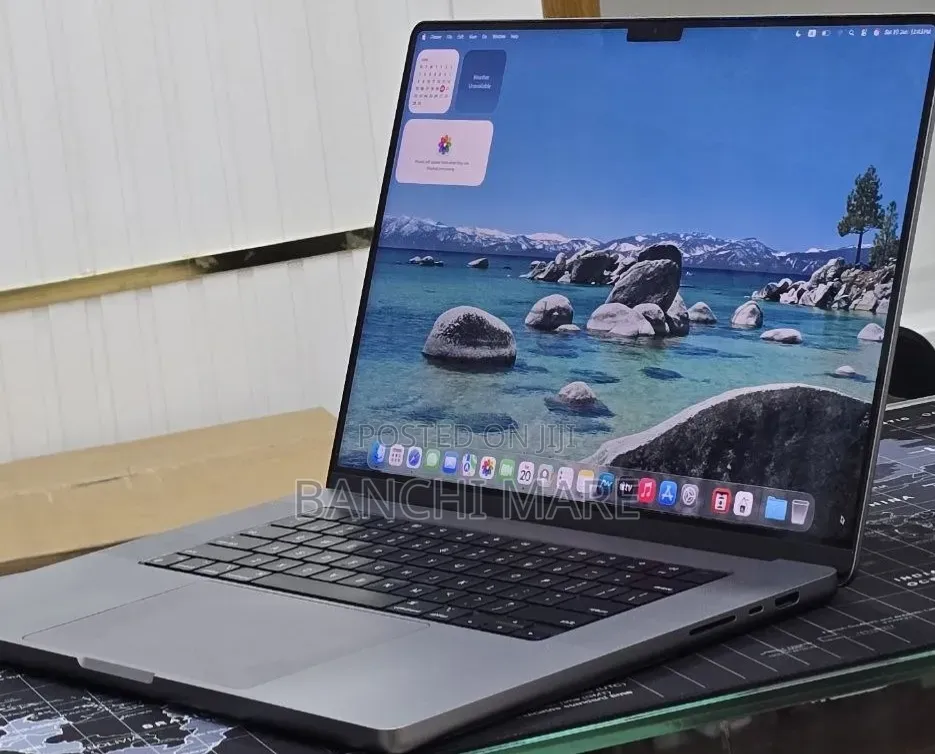 New Laptop Apple MacBook Pro 2021 M1 32GB Apple M1 Pro SSD 512GB