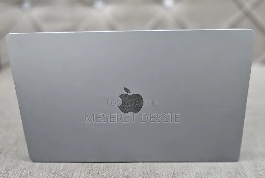 New Laptop Apple MacBook Air 2024 M3 8GB Intel Core M3 SSD 512GB