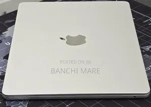 New Laptop Apple MacBook Air 2022 M2 16GB Apple M2 SSD 512GB