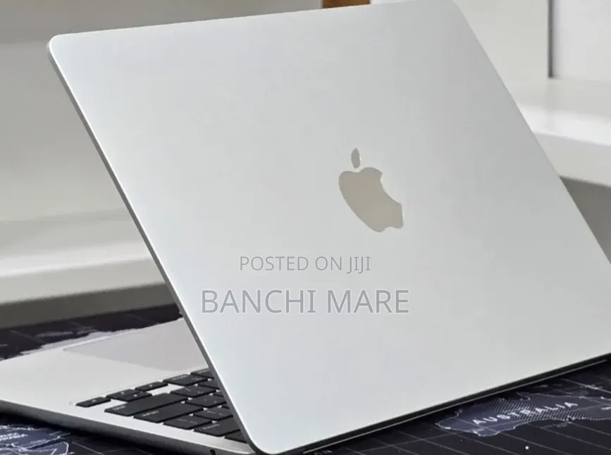 New Laptop Apple MacBook Air 2022 M2 16GB Apple M2 SSD 512GB