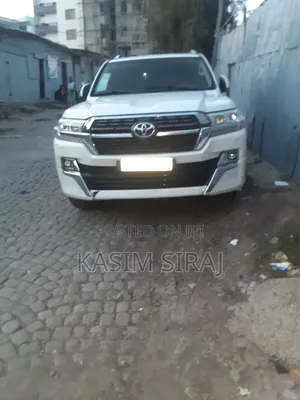 Toyota Land Cruiser 2010 White