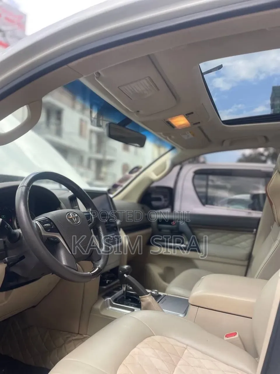 Toyota Land Cruiser 2010 White