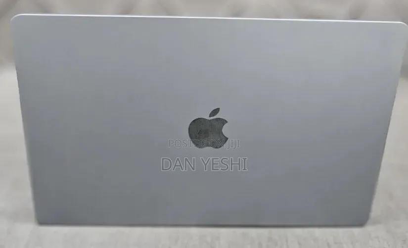 New Laptop Apple MacBook Air 2024 M3 8GB Apple M3 SSD 512GB