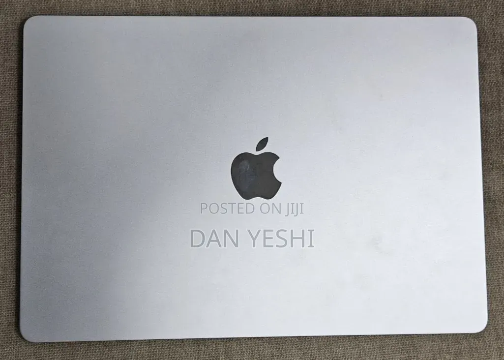 New Laptop Apple MacBook Air 2024 M3 8GB Apple M3 SSD 512GB