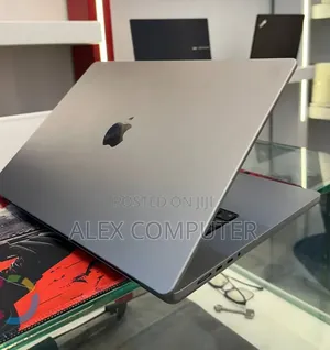 New Laptop Apple MacBook Pro 64GB Apple M1 Max SSD 3T