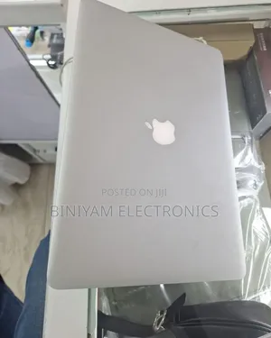 New Laptop Apple MacBook Pro 2015 16GB Intel Core i7 SSD 256GB