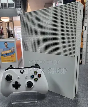 Xbox One,S