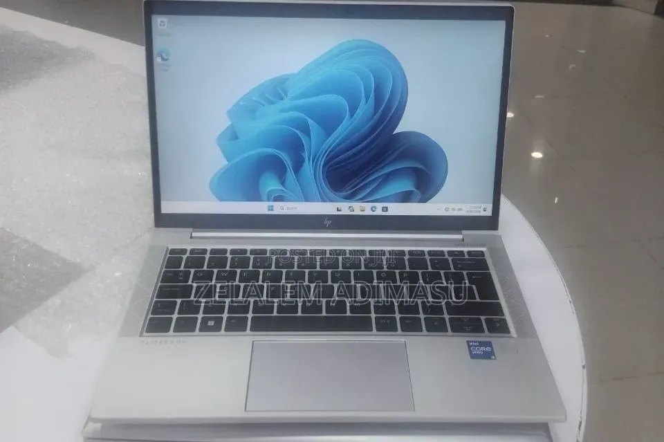 New Laptop HP EliteBook 840 G8 16GB Intel Core i5 SSD 512GB
