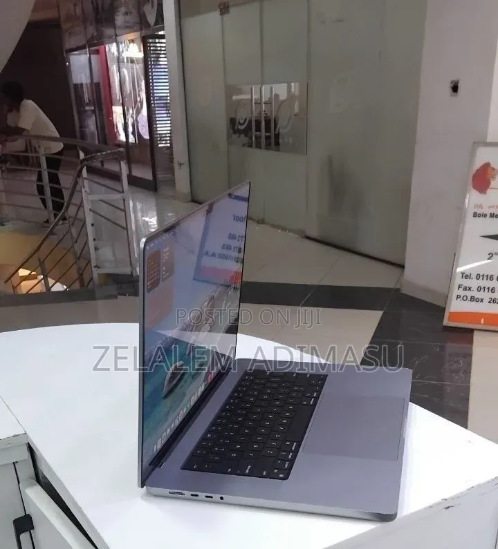 New Laptop Apple MacBook Pro 2021 M1 32GB Apple M1 SSD 1T