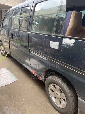 Toyota HiAce 220 2007 Green