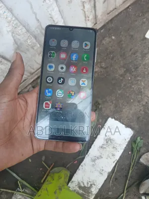 New Samsung Galaxy A06 64 GB Yellow