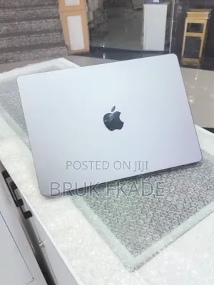 New Laptop Apple MacBook Pro 2021 M1 32GB Apple M1 Pro SSD 512GB