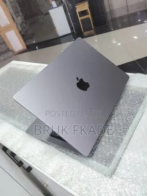 New Laptop Apple MacBook Pro 2021 M1 32GB Apple M1 Pro SSD 512GB
