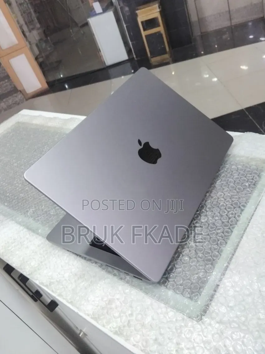 New Laptop Apple MacBook Pro 2021 M1 32GB Apple M1 Pro SSD 512GB