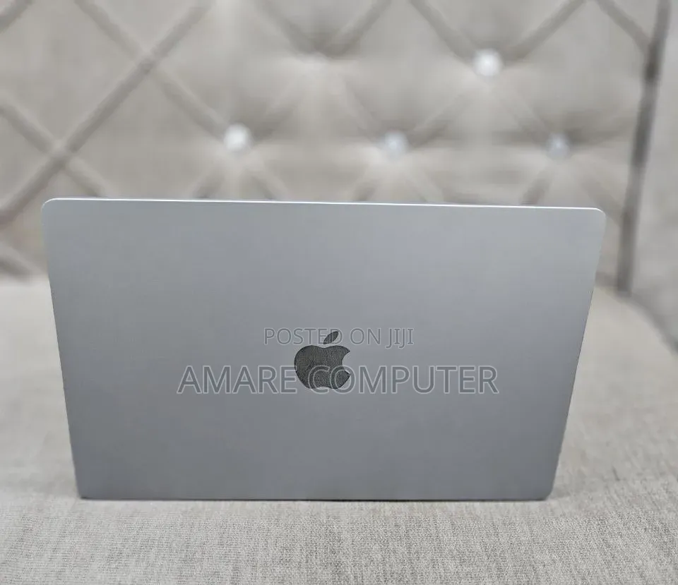 New Laptop Apple MacBook Air 2024 M3 8GB Apple M3 SSD 512GB