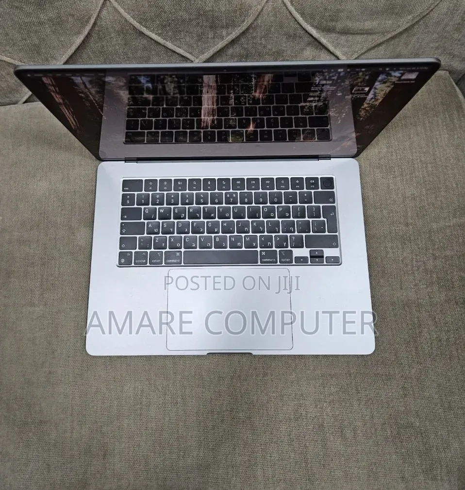 New Laptop Apple MacBook Air 2024 M3 8GB Apple M3 SSD 512GB