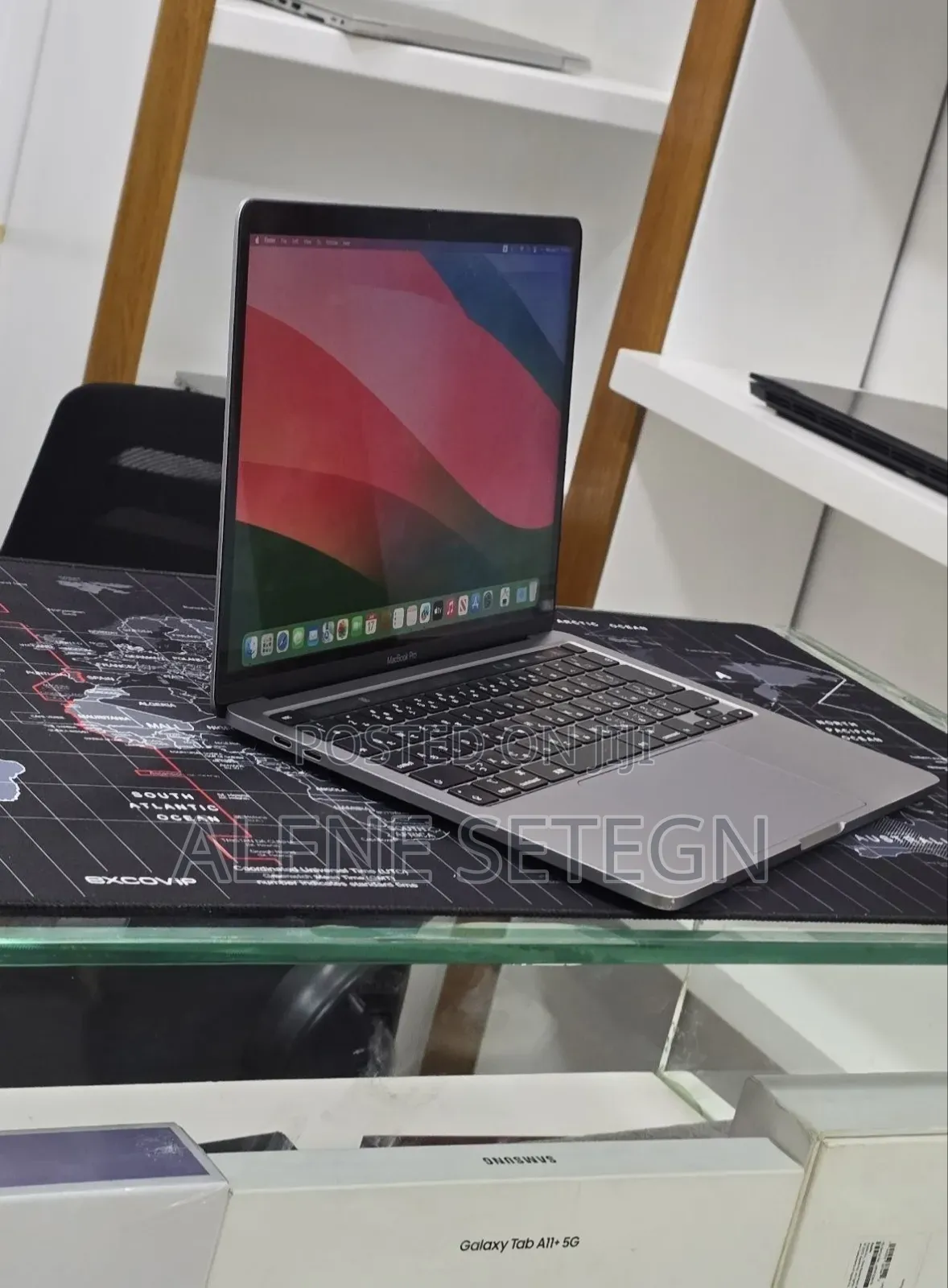 New Laptop Apple MacBook Pro 8GB Intel Core i5 SSD 512GB
