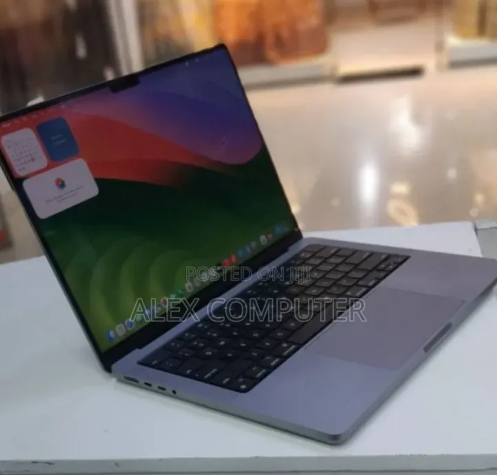 New Laptop Apple MacBook Pro 2021 M1 16GB Apple M1 Pro SSD 512GB