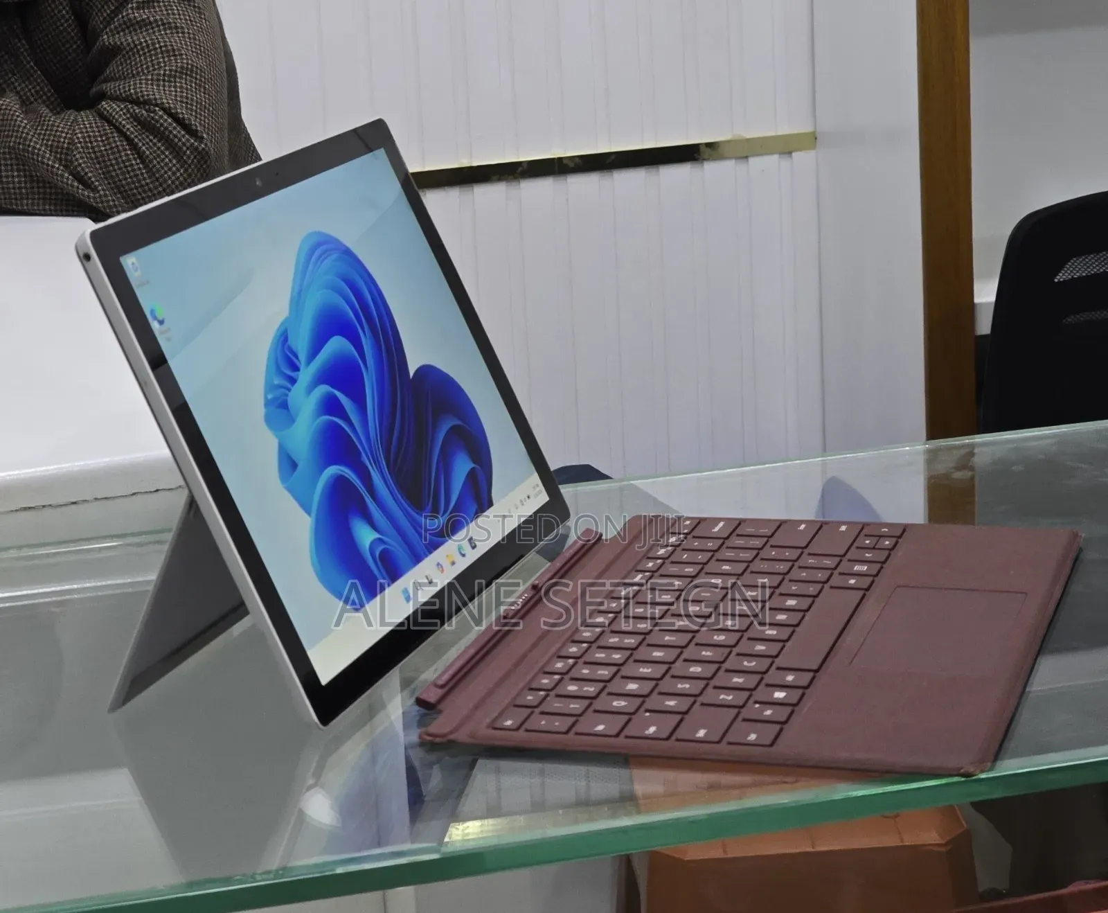 New Laptop Microsoft Surface Pro 6 8GB Intel Core i5 SSD 128GB