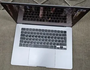 New Laptop Apple MacBook Air 2024 M3 8GB Apple M3 SSD 512GB