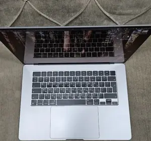 New Laptop Apple MacBook Air 2024 M3 8GB Apple M3 SSD 512GB
