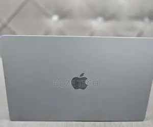 New Laptop Apple MacBook Air 2024 M3 8GB Apple M3 SSD 512GB