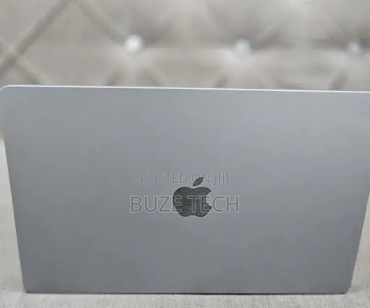 New Laptop Apple MacBook Air 2024 M3 8GB Apple M3 SSD 512GB