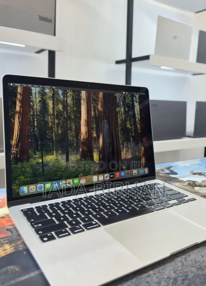 New Laptop Apple MacBook Air 2020 M1 8GB Apple M1 SSD 256GB