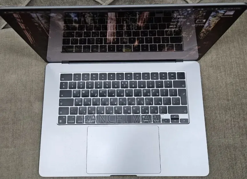 New Laptop Apple MacBook Air 2024 M3 8GB Apple M3 SSD 512GB