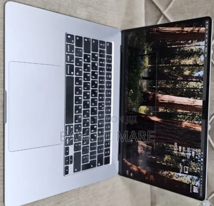New Laptop Apple MacBook Air 2024 M3 8GB Apple M3 SSD 512GB