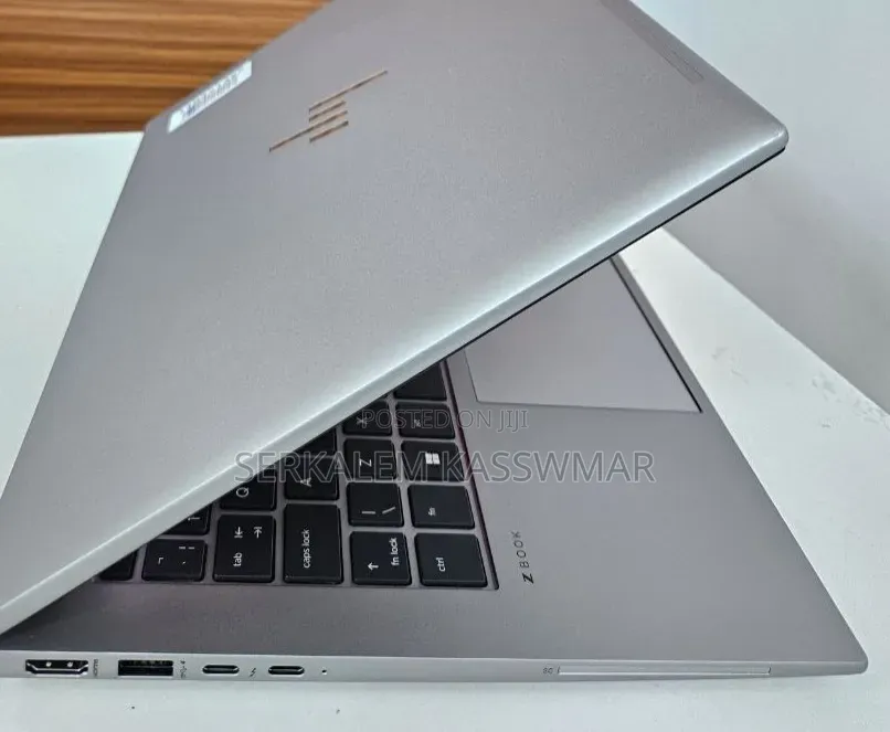 New Laptop HP ZBook Firefly 14 G10 16GB Intel Core i7 SSD 512GB