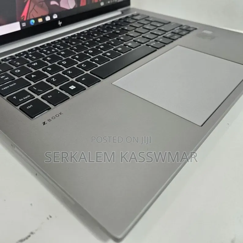 New Laptop HP ZBook Firefly 14 G10 16GB Intel Core i7 SSD 512GB
