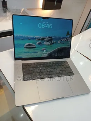 New Laptop Apple MacBook Pro 2021 M1 32GB Apple M1 Pro SSD 512GB