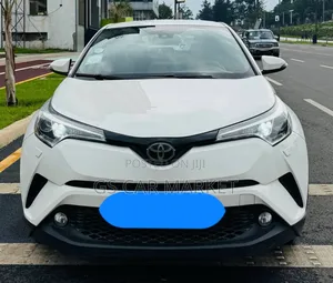 Toyota C-HR LE FWD 2020 White