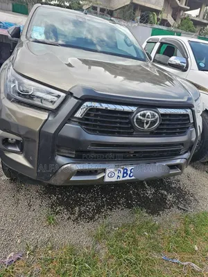 Toyota Hilux 2021 Gray