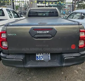 Toyota Hilux 2021 Gray
