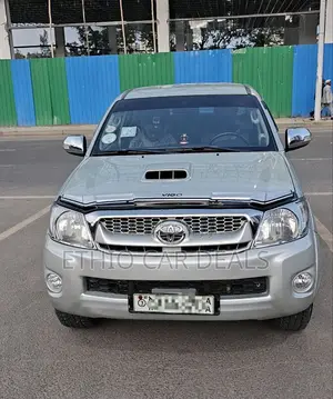 Toyota Hilux 2012 Silver
